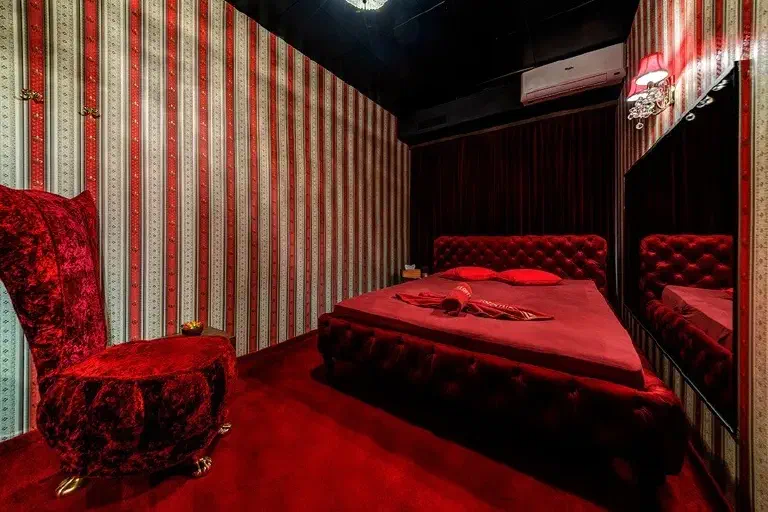 BEATRICE PRIVAT – Maison Close Zurich – photo 1