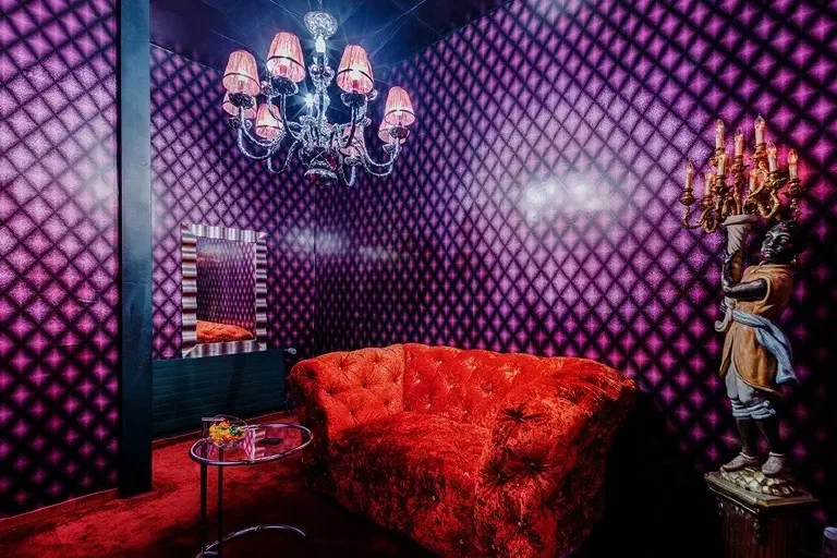 BEATRICE PRIVAT – Maison Close Zurich – photo 3