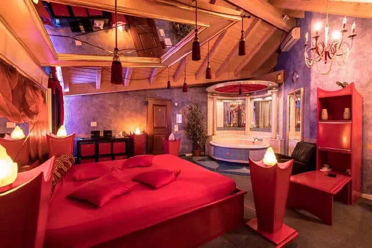 CLUB ZEUS (Maison Close Zurich)
